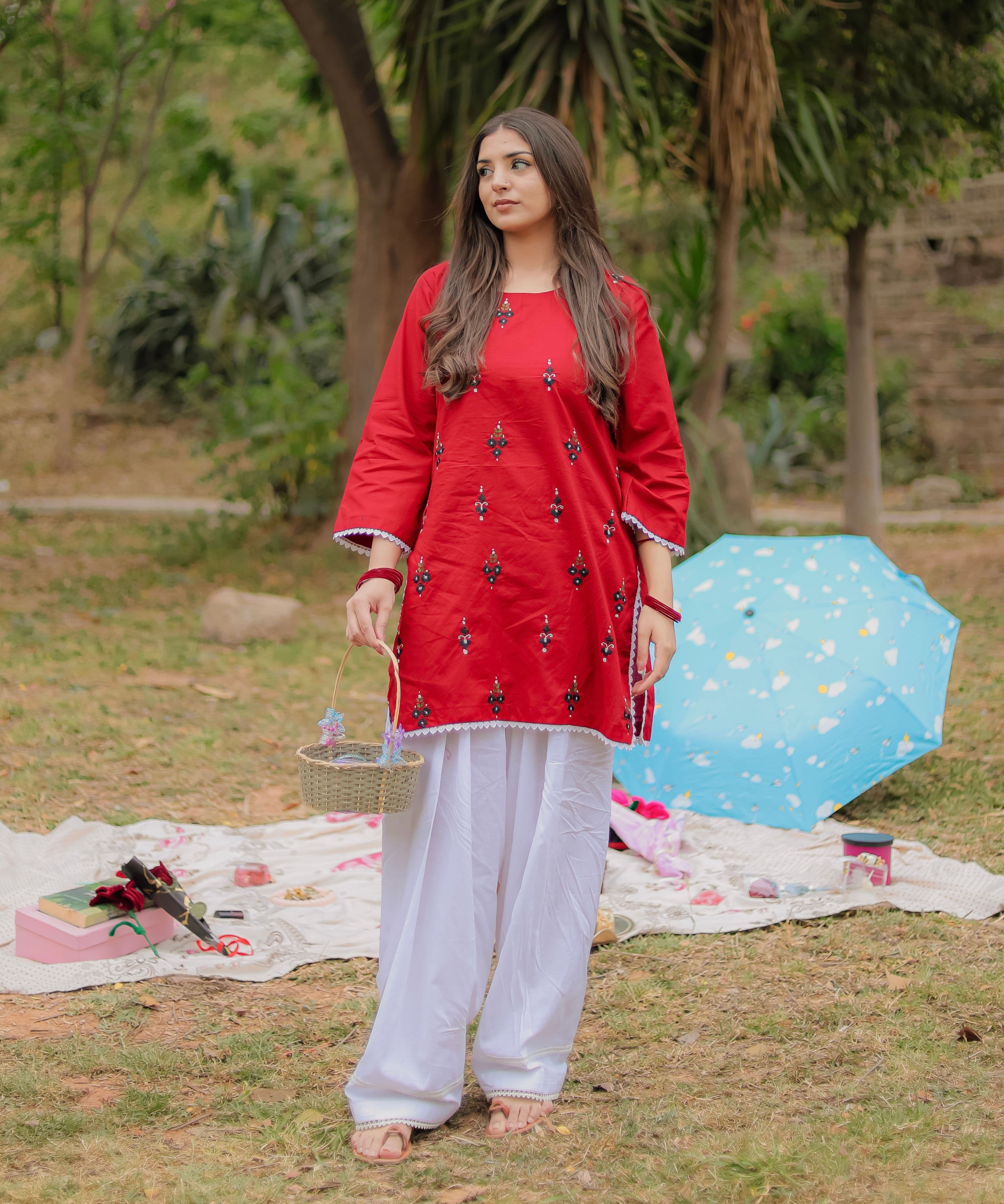 Rangrez-Maronish Red